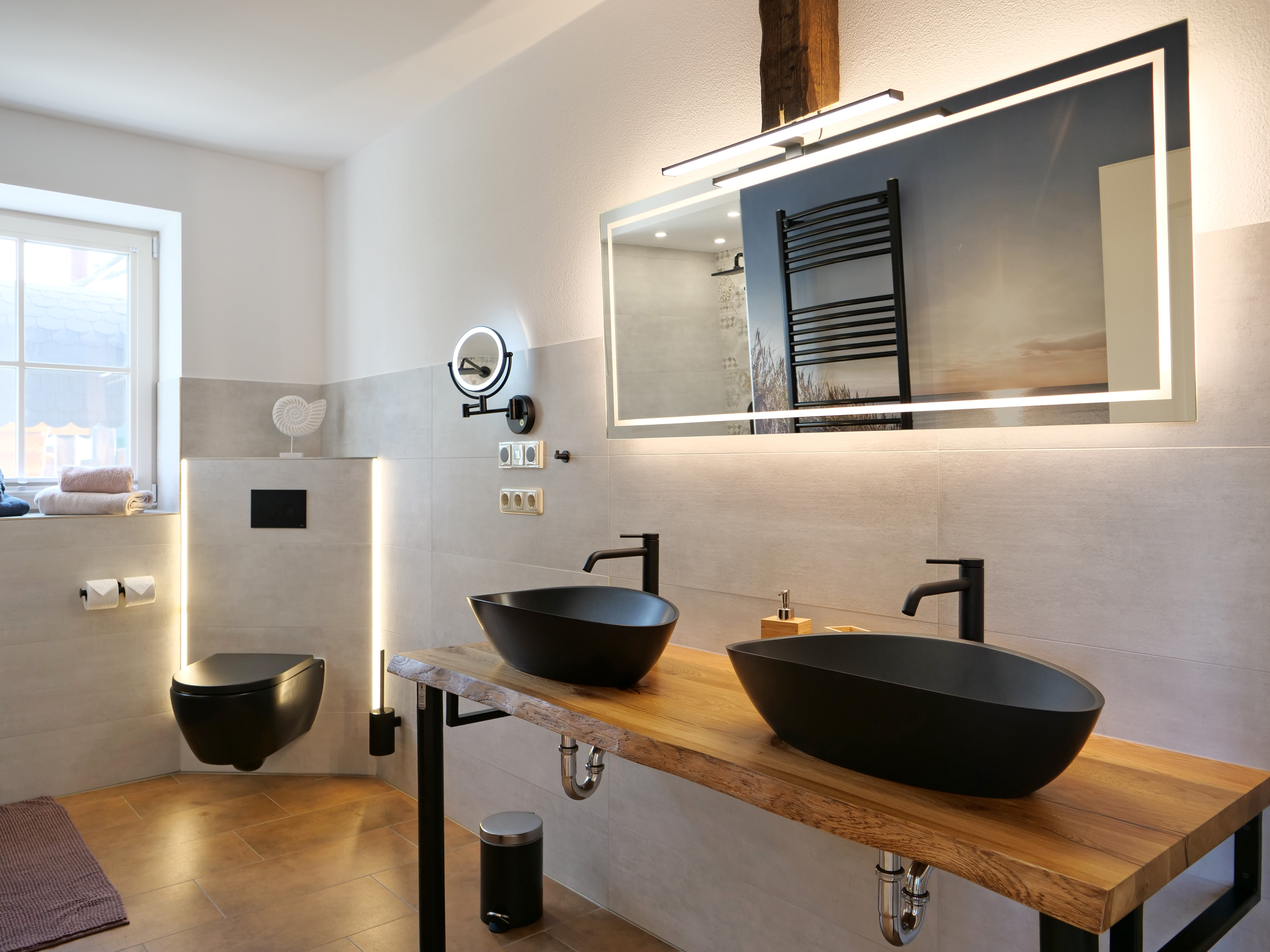 Rollstuhl-Urlaub: WC, mobile Aufstehhilfe vorhanden - "Landliebe unter Reet" auf Rügen- barrierefrei 5*für bis zu 8 Personen