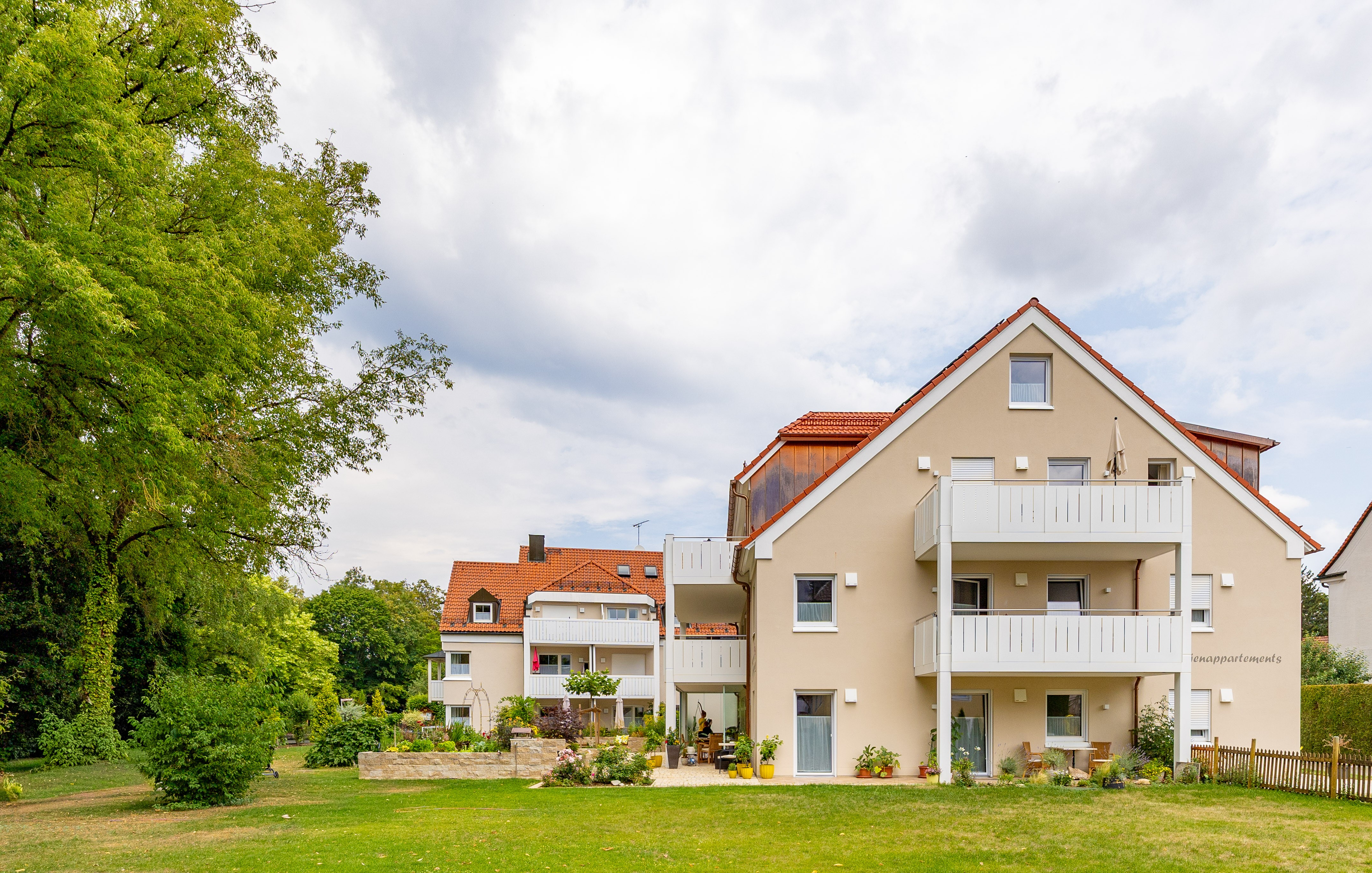 Rollstuhlgerechte Unterkunft - Bayern - Hausansicht beide Häuser Süd - Haus am Mühlenweg barrierefrei