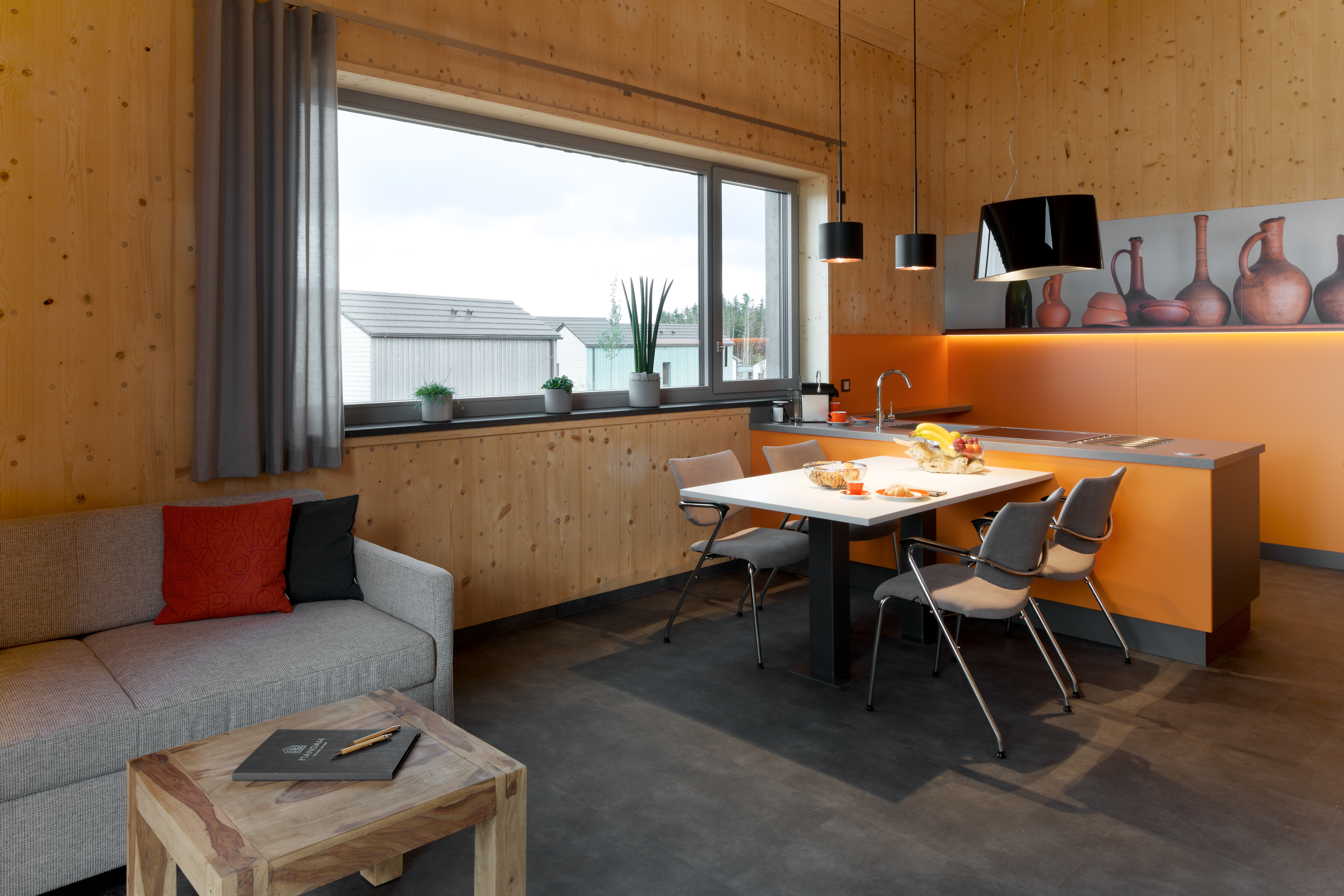 Rollstuhlgerechte Unterkunft - Essbereich Beispiel - Bio-Seehotel Chalets Zeulenroda
