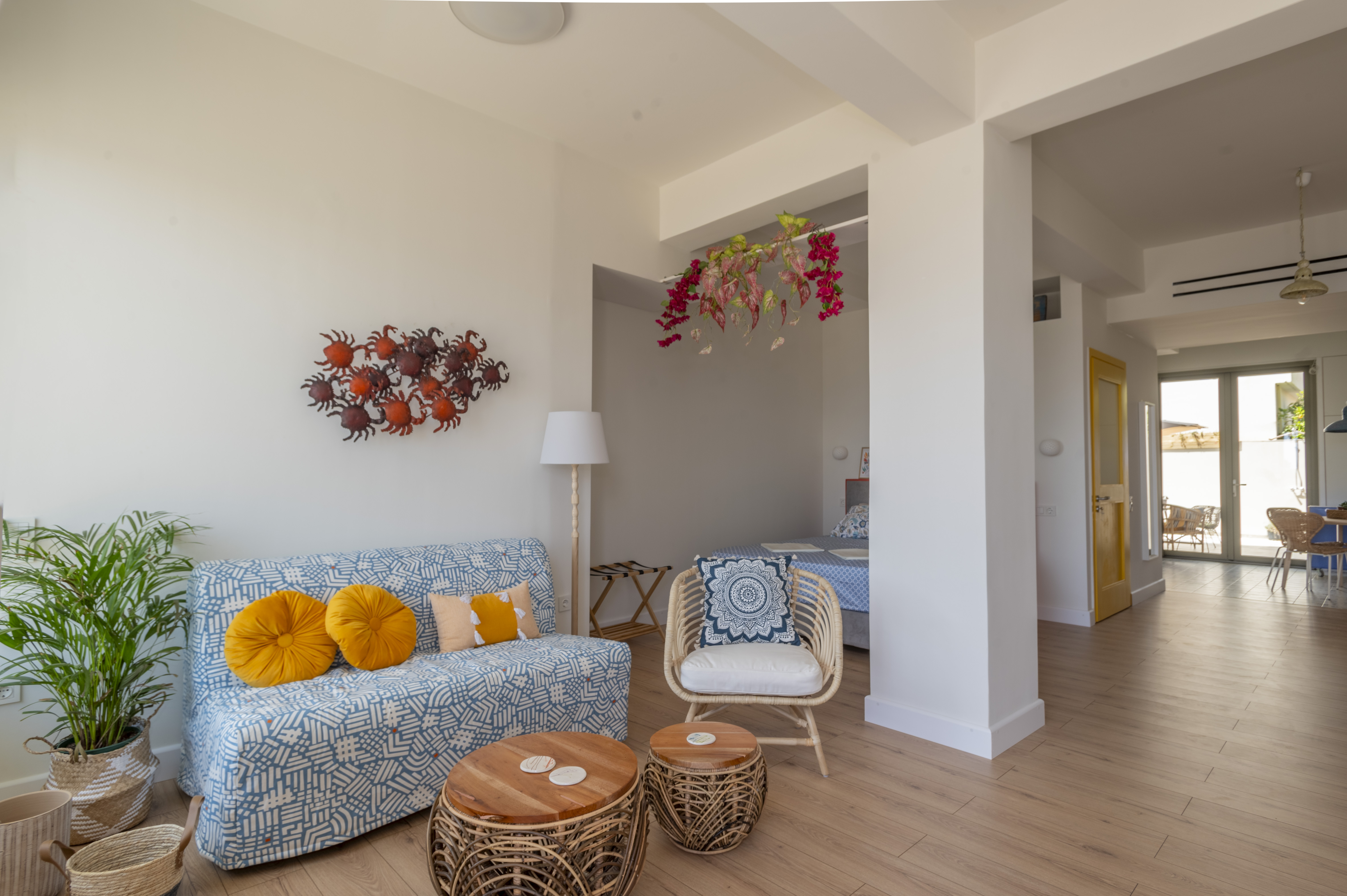 Rollstuhl-Urlaub: Wohnzimmer - Exoporta Apartments Kalamata