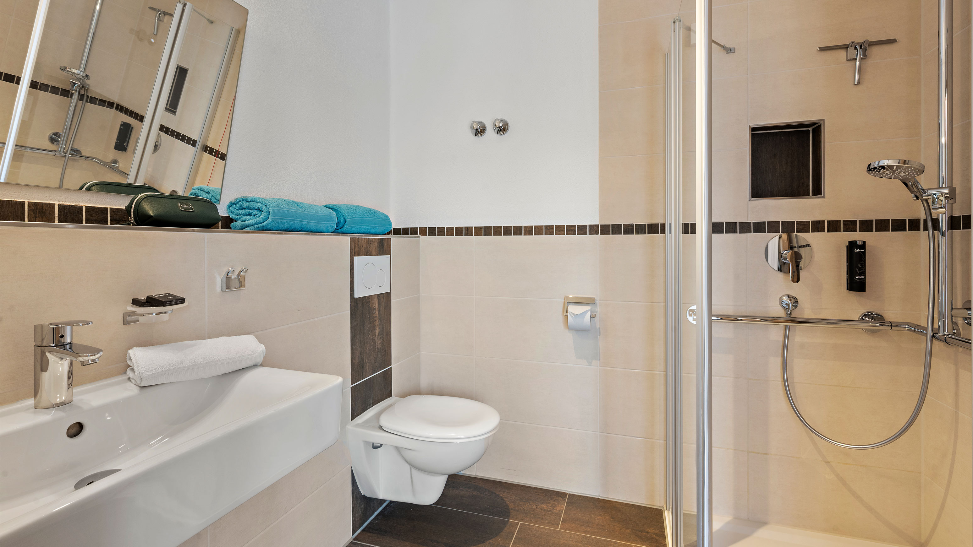 Rollstuhl-Urlaub: Badezimmer - Hotel Bergsonne Allgäu