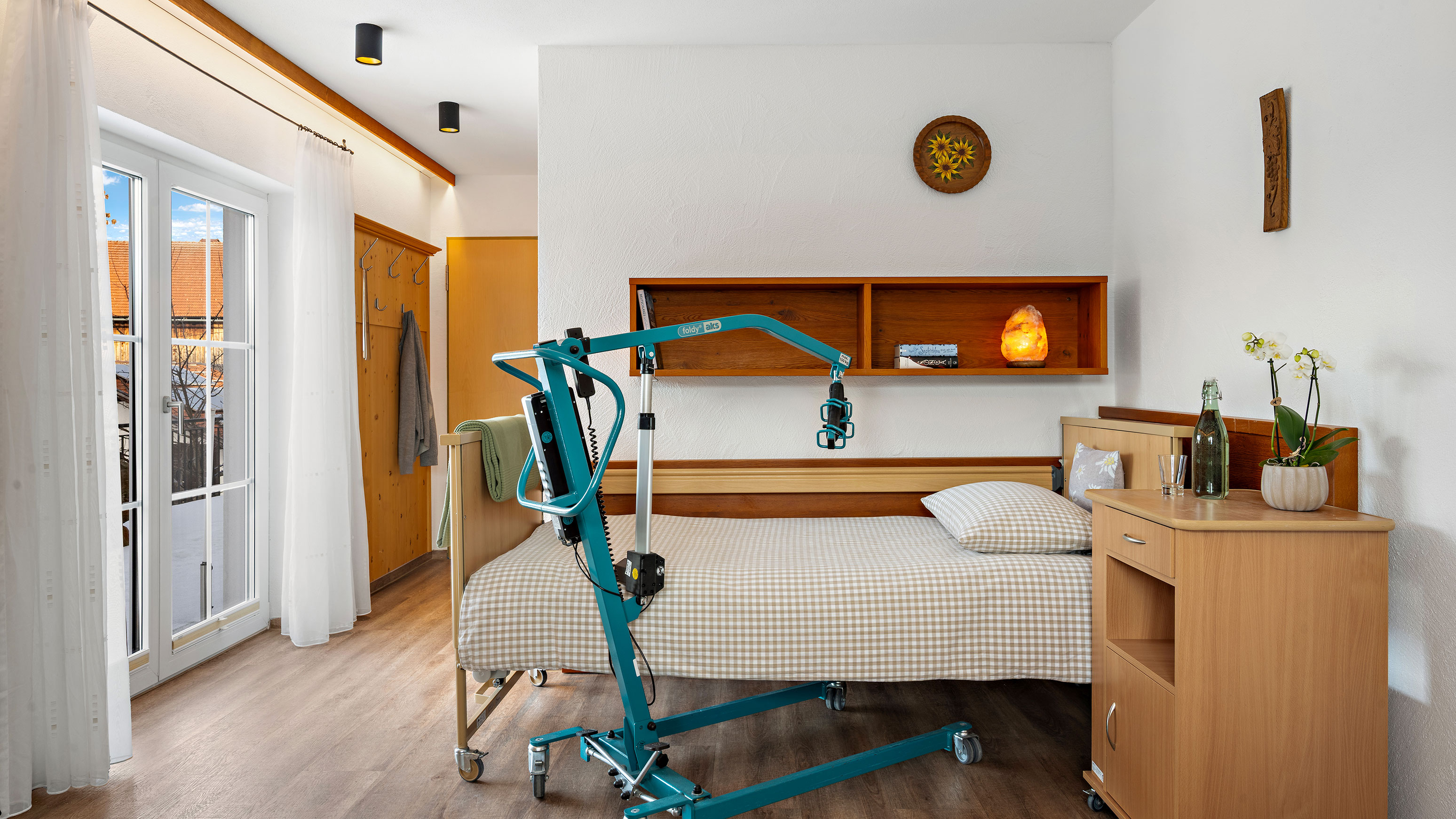 Rollstuhl-Urlaub: Komfort Pflegezimmer - Hotel Bergsonne Allgäu
