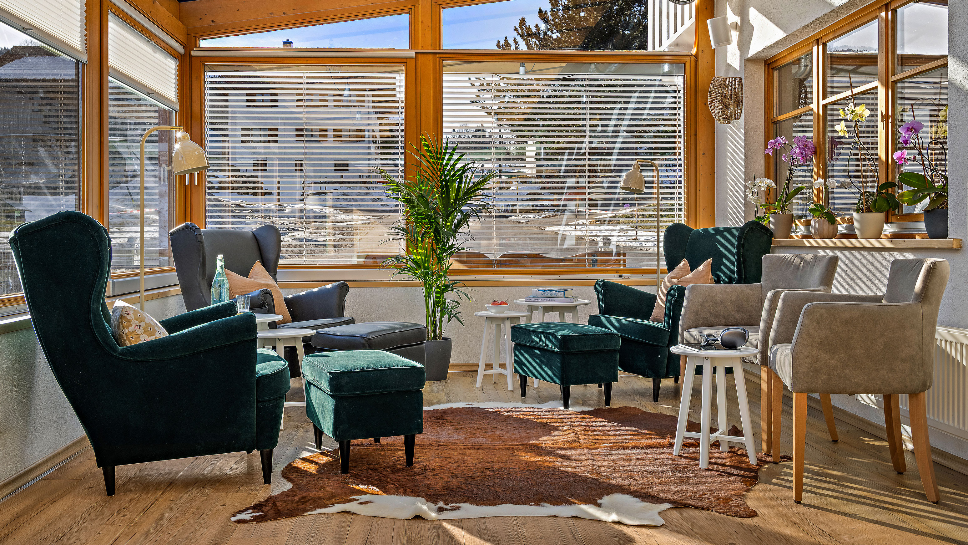 Rollstuhl-Urlaub: Lounge - Hotel Bergsonne Allgäu
