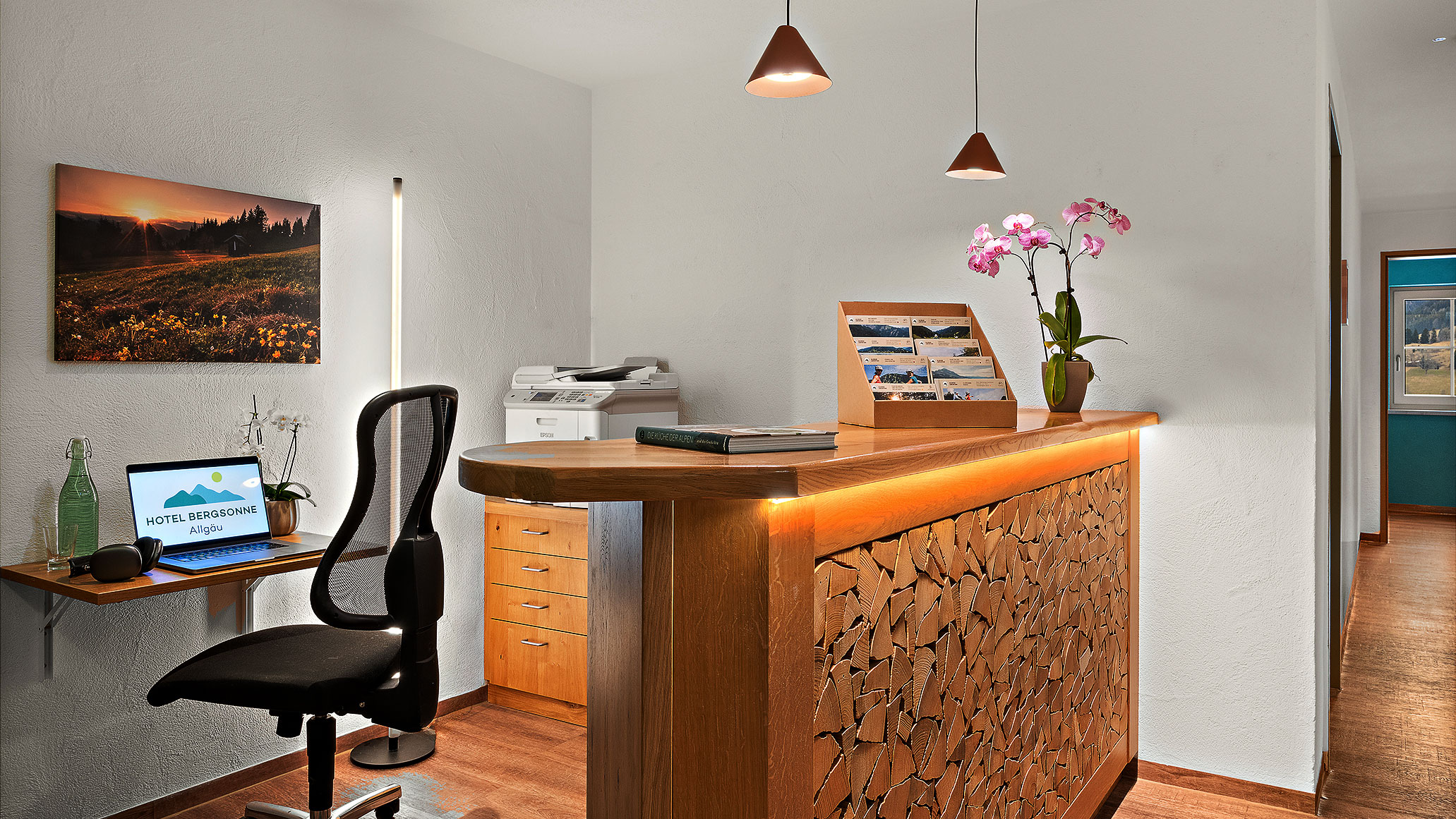 Rollstuhl-Urlaub: Co-Working Bereich - Hotel Bergsonne Allgäu