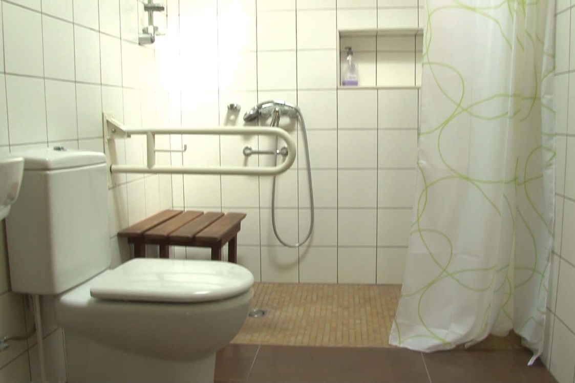 Rollstuhl-Urlaub: Behindertengerechtes Badezimmer - Adaptados