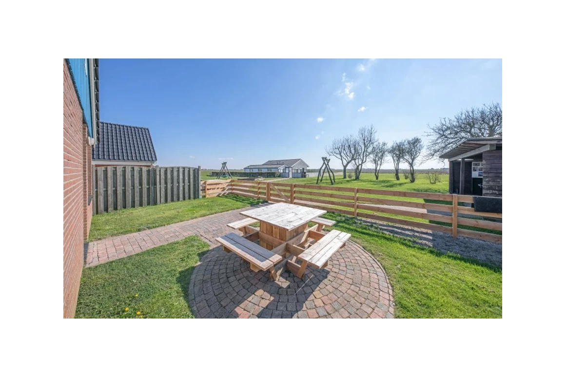 Rollstuhl-Urlaub: Garten mit schöner Aussicht - Modestia Groepsverblijf Texel