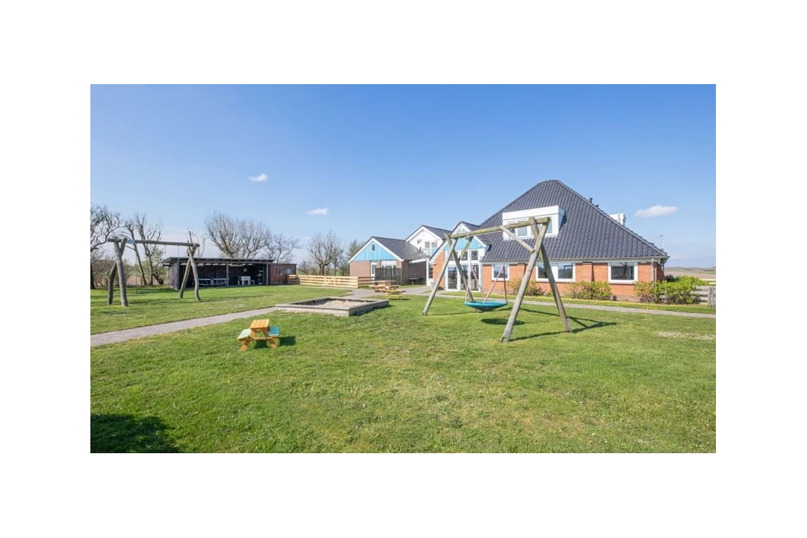 Rollstuhl-Urlaub: Kinderspielplatz - Modestia Groepsverblijf Texel