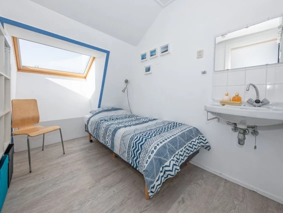 Rollstuhl-Urlaub: Einzelbett im Einzelzimmer - Modestia Groepsverblijf Texel