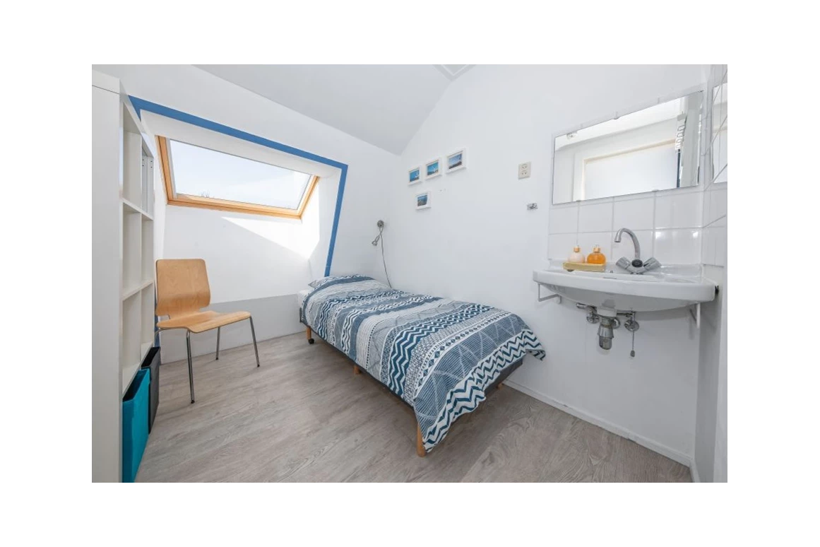 Rollstuhl-Urlaub: Einzelbett im Einzelzimmer - Modestia Groepsverblijf Texel