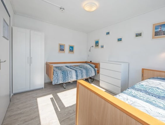 Rollstuhl-Urlaub: Zimmer mit Behindertenbetten, Pflegebetten - Modestia Groepsverblijf Texel