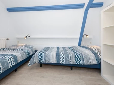 Rollstuhl-Urlaub: Zimmer mit Einzelbetten - Modestia Groepsverblijf Texel