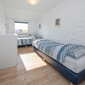 Rollstuhl-Urlaub: Doppelzimmer mit Einzelbetten - Modestia Groepsverblijf Texel