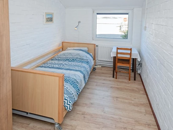 Rollstuhl-Urlaub: Einzelzimmer mit Pflegebett - Modestia Groepsverblijf Texel