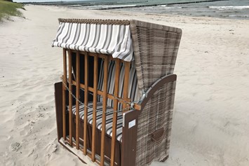 Rollstuhl-Urlaub: Impression am Strand auf Rügen - Ferienhaus“Rügen-Traum“ für bis zu 8 Personen auf Rügen