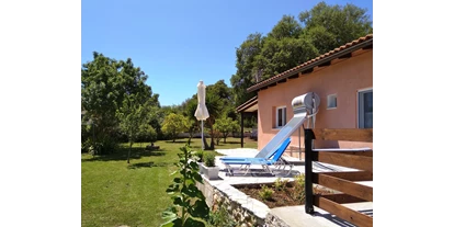 Rollstuhlgerechte Unterkunft - Unterkunftsart: Ferienhaus - Sonnenterrasse zur Südseite - Joleni Cottage
