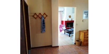 Rollstuhlgerechte Unterkunft - Unterkunftsart: Ferienhaus - Weitläufiger Flur und Zugang zum Wohnbereich - Joleni Cottage
