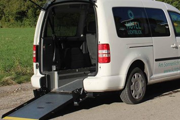 Rollstuhl-Urlaub: Transporter für Rollstühle - 100 % barrierefreies Hotel Lichtblick in Münchner Umgebung