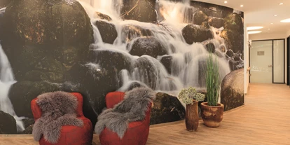 Rollstuhlgerechte Unterkunft - Pflegebett - Eingangsbereich Sauna - Allgäu ART Hotel
