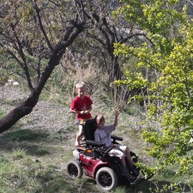 Rollstuhl-Urlaub: In unserem Garten können Sie viele genießbare Stunden verbringen ohne Langeweile zu fühlen - Colina Tropical