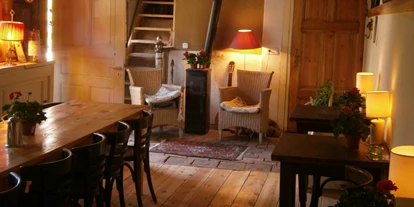 Rollstuhlgerechte Unterkunft - Pflegebett - Schweinebar Frühstücksraum/ Partyraum für 30 Personen mit Ofen kleinem Dancefloor Küche Wc.... - landhaus bresch