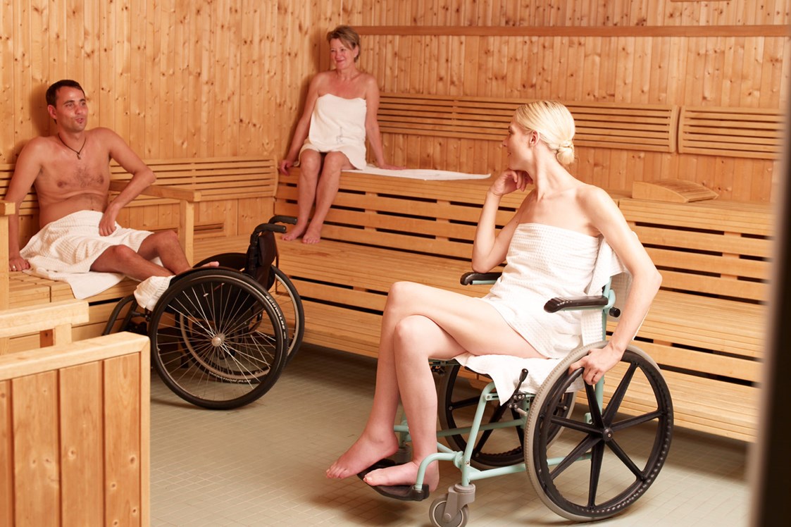 Rollstuhl-Urlaub: Wellness und Sauna - Seehotel Rheinsberg - komplett barrierefreies Hotel am See