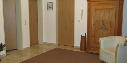 Rollstuhlgerechte Unterkunft - Pflegebett - Große Diele Fewo Lavendel - Barrierefreie Ferienwohnung LAVENDEL mit Moselblick