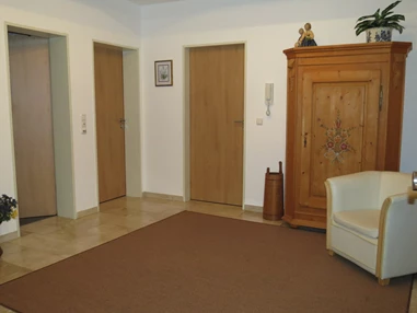 Rollstuhl-Urlaub: Große Diele Fewo Lavendel - Barrierefreie Ferienwohnung LAVENDEL mit Moselblick