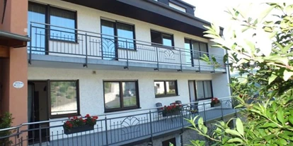 Rollstuhlgerechte Unterkunft - Pflegebett - Balkon Süd/Ost Fewo Lavendel - Barrierefreie Ferienwohnung LAVENDEL mit Moselblick