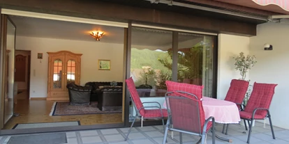 Rollstuhlgerechte Unterkunft - Pflegebett - Terrasse Süd/West
mit Moselblick - Barrierefreie Ferienwohnung LAVENDEL mit Moselblick
