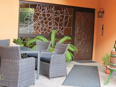 Rollstuhl-Urlaub: Eingang Landhaus Mosel
Ferienwohnung Lavendel - Barrierefreie Ferienwohnung LAVENDEL mit Moselblick