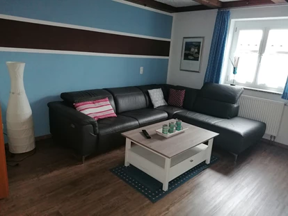 Rollstuhlgerechte Unterkunft - Oberbayern - Wohnzimmer - Ferienwohnung Mitterer Waging am See