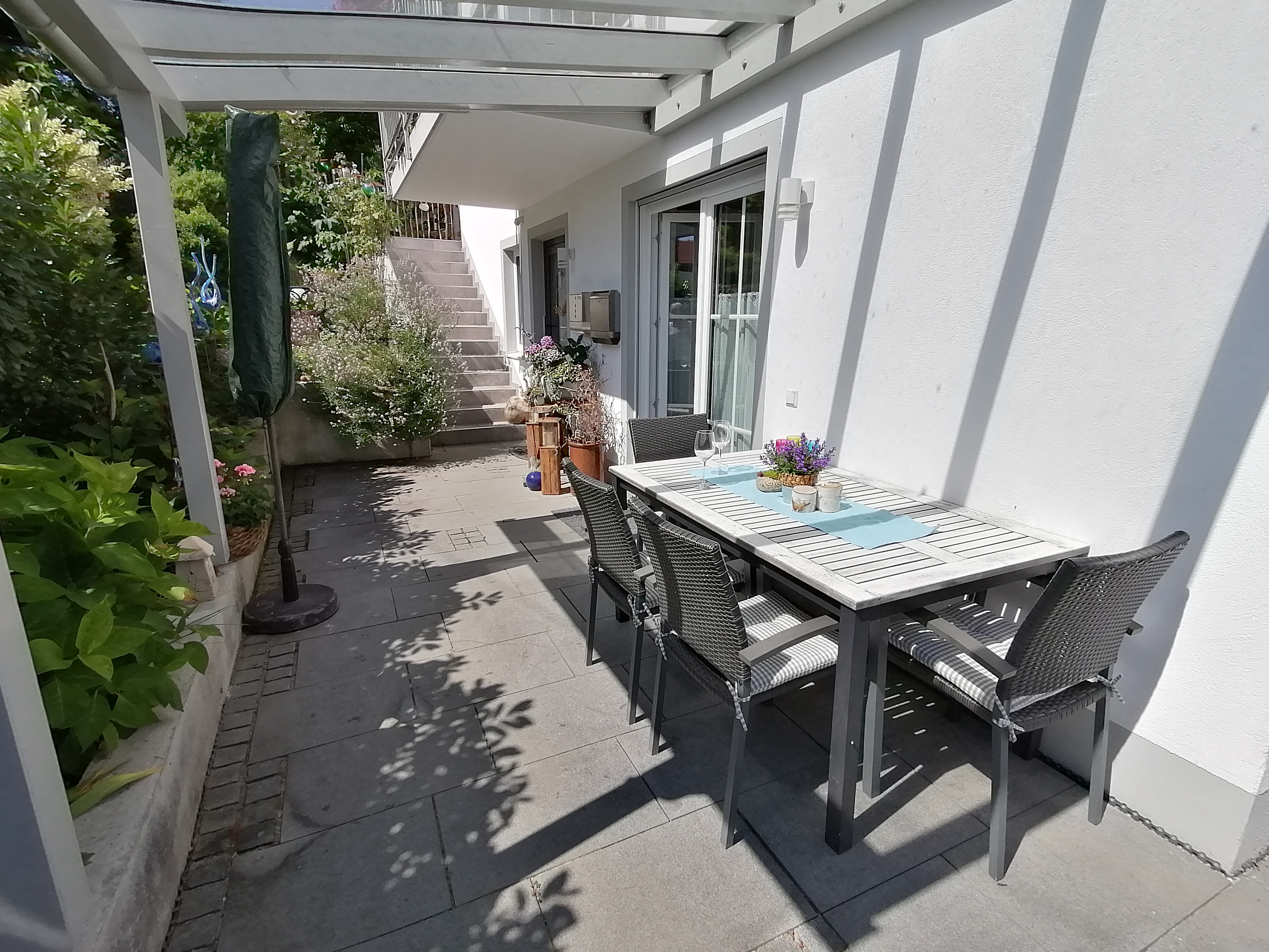 Rollstuhlgerechte Unterkunft - überdachte Terasse - Ferienwohnung Mitterer Waging am See