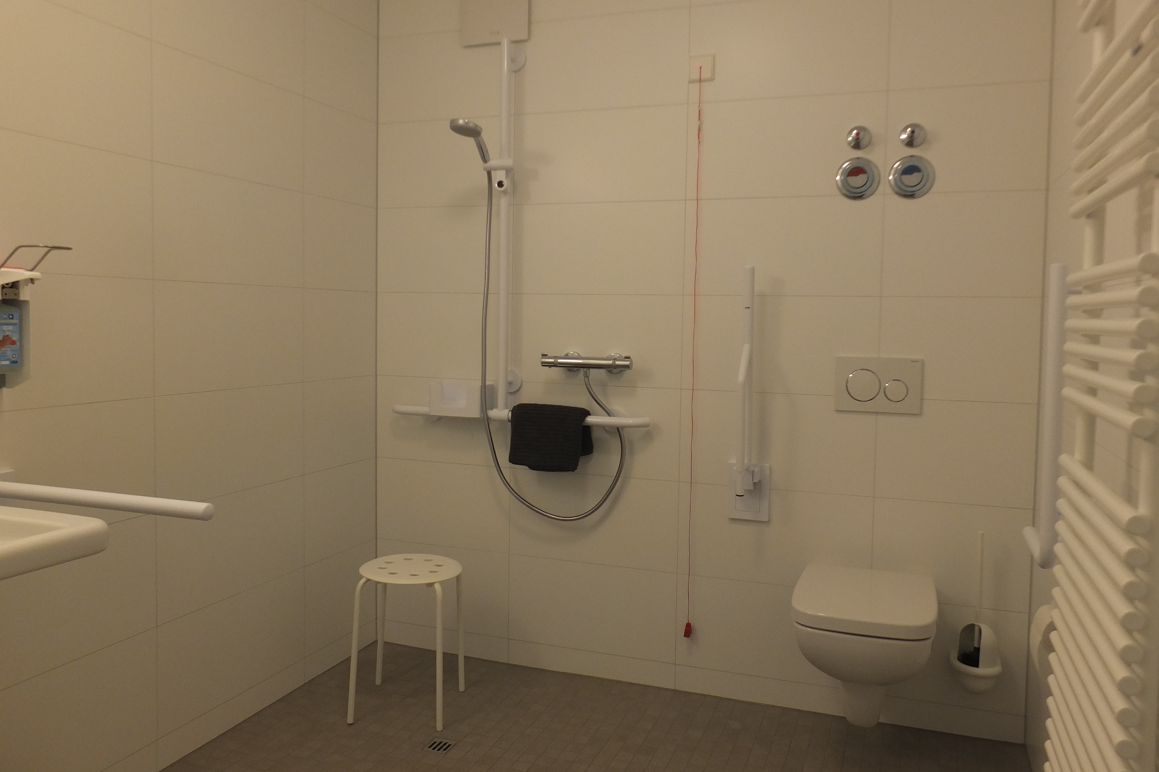 Rollstuhlgerechte Unterkunft - Pflegebett - Baden-Württemberg - Barrierefreies Bad Ursulinenhof-Apartment - Ursulinenhof-Apartment