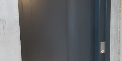 Rollstuhlgerechte Unterkunft - Barrierefreiheit-Merkmale: Für Gäste mit Sehbehinderung oder blinde Menschen - Ökologisches barrierefreies Zimmer in RT-Gönningen