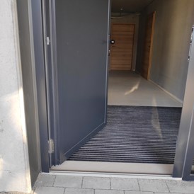 Rollstuhl-Urlaub: Ökologisches barrierefreies Zimmer in RT-Gönningen