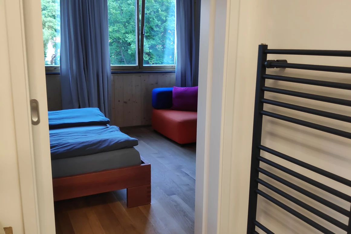 Rollstuhl-Urlaub: Ökologisches barrierefreies Zimmer in RT-Gönningen