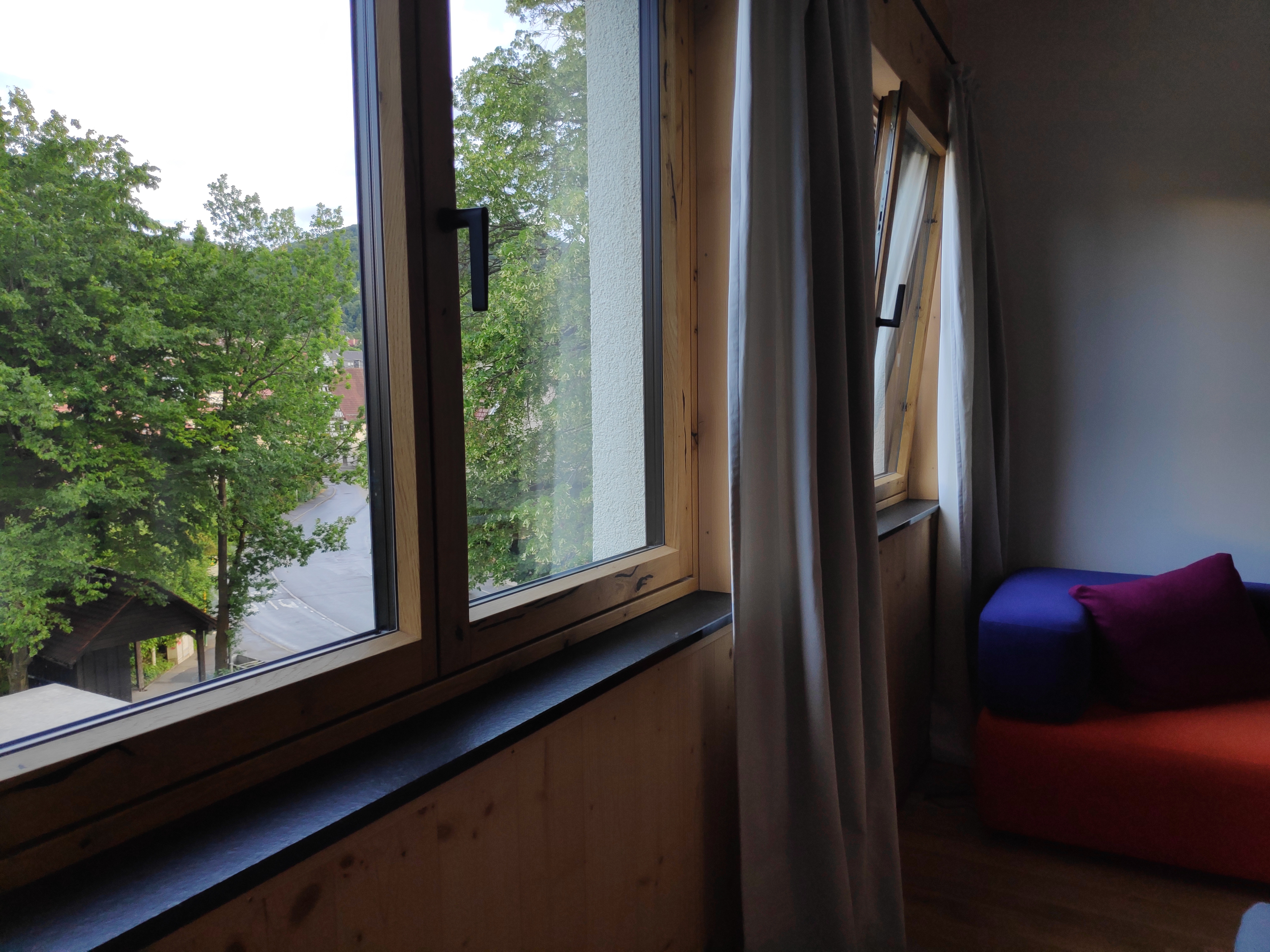 Rollstuhl-Urlaub: Ökologisches barrierefreies Zimmer in RT-Gönningen