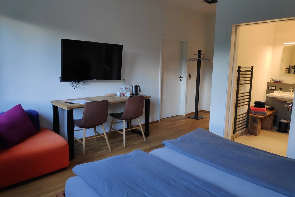 Rollstuhl-Urlaub: Ökologisches barrierefreies Zimmer in RT-Gönningen