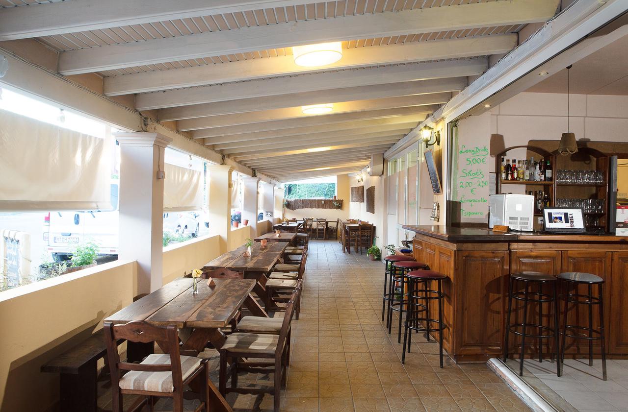 Rollstuhl-Urlaub: Wilde Rose Korfu