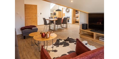 Rollstuhlgerechte Unterkunft - Pflegebett - Großzügiger Wohn- / Essbereich - Rollstuhlgerechte Ferienwohnung in Pfronten