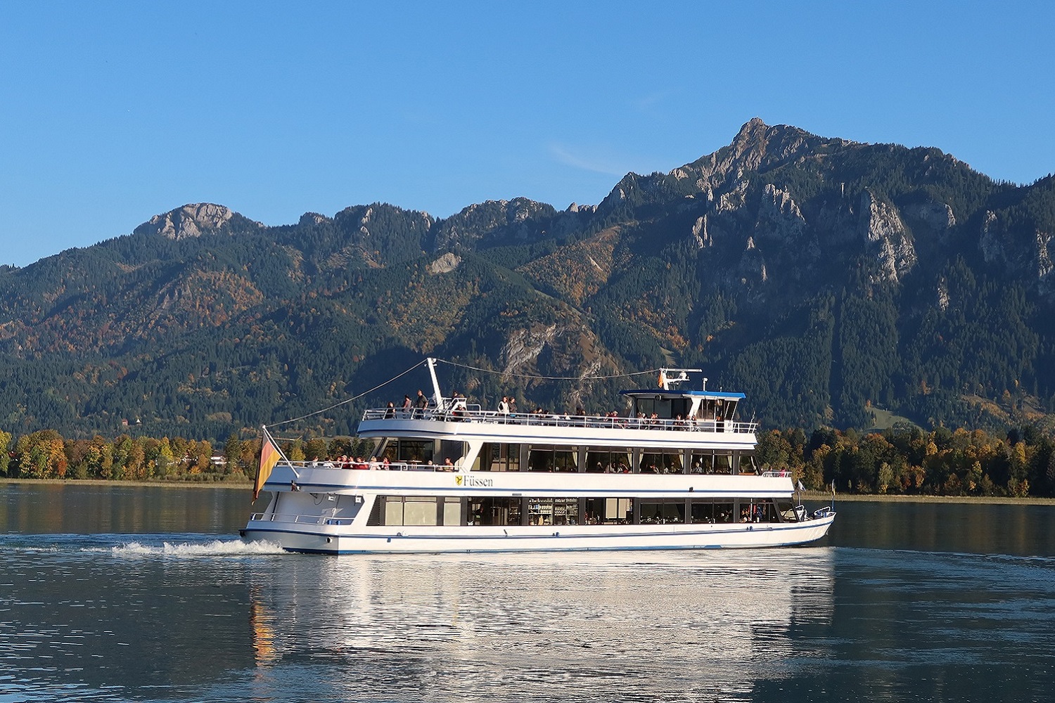 Rollstuhlgerechte Ferienwohnung in Pfronten Ausflugsziele speziell für Rollstuhlfahrer Schiffsfahrten Forggensee