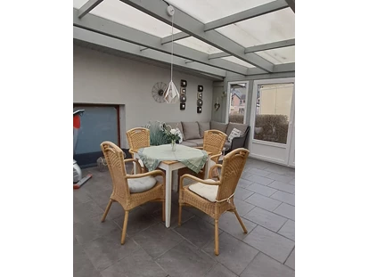 Rollstuhlgerechte Unterkunft - Unterkunftsart: Ferienhaus - Unser Wintergarten  - Ferienhaus in Trittenheim