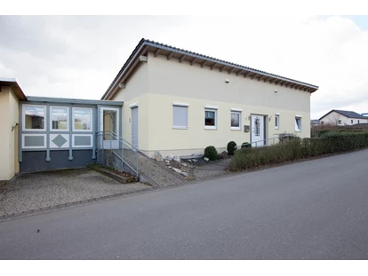 Rollstuhlgerechte Unterkunft - Unterkunftsart: Ferienhaus - Ferienhaus mit Garten und Stellplatz - Ferienhaus in Trittenheim