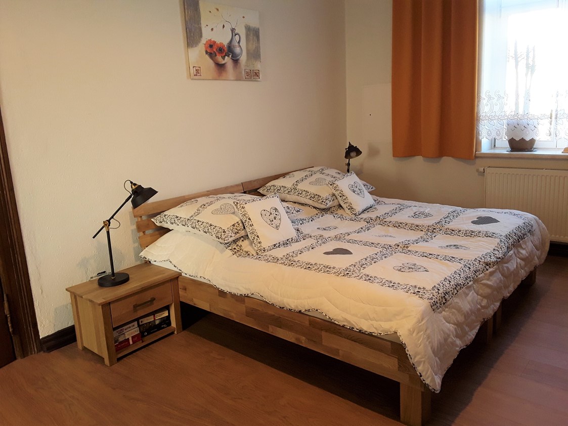 Rollstuhl-Urlaub: Apartment - Schlafbereich - Cottage im Fläming - Apartment barrierefrei