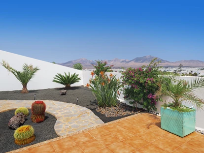 Rollstuhlgerechte Unterkunft - Unterkunftsart: Ferienhaus - Die untere Terrasse - Poolvilla mit phantastischem Ausblick - mit Pool Lifter