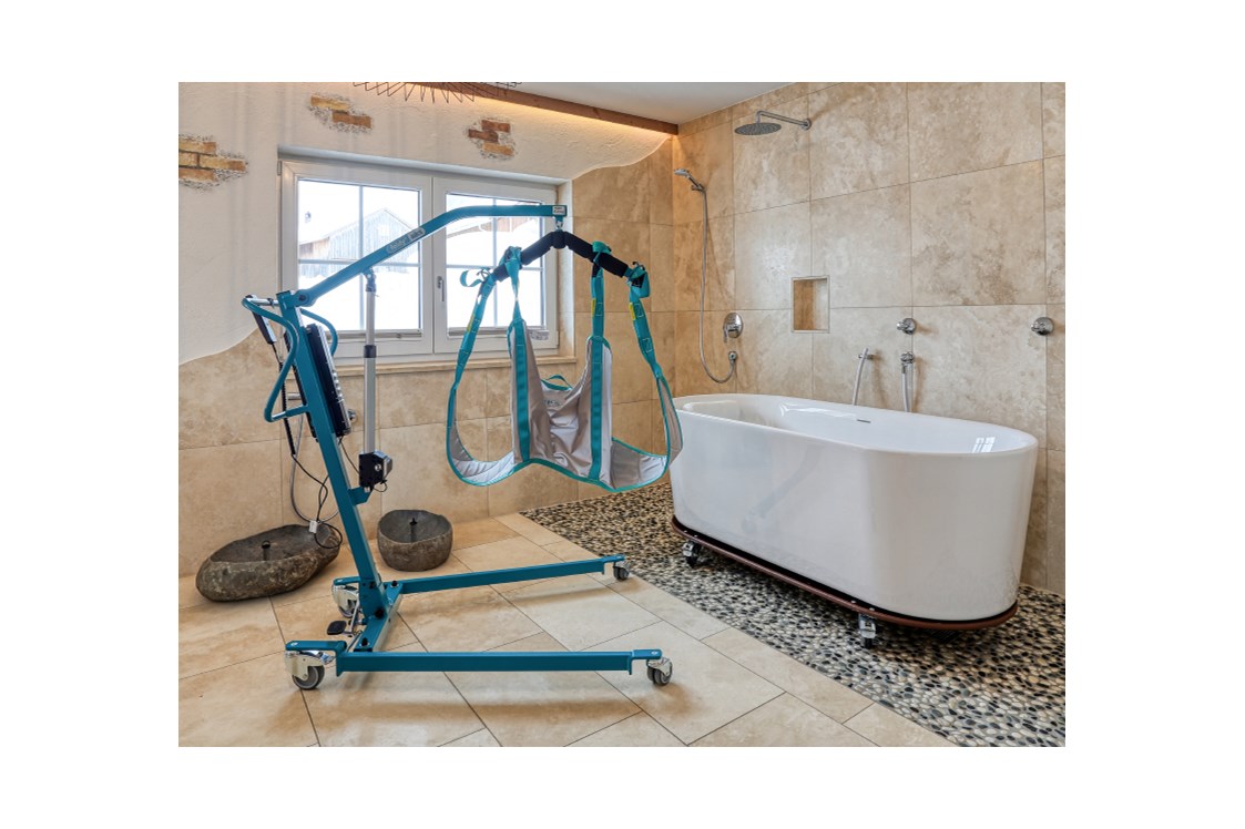 Rollstuhl-Urlaub: Badezimmer - Pflegehotel Allgäu
