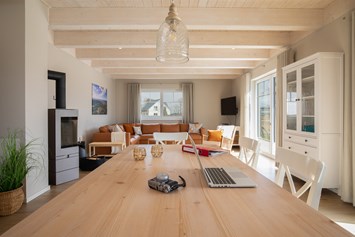 Rollstuhl-Urlaub: Wohnzimmer Haus in der Hafengasse 81c - Resort Stettiner Haff