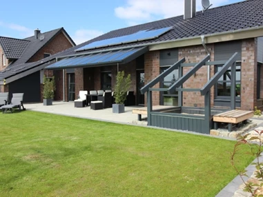 Rollstuhl-Urlaub: Garten und überdachte Terasse - DAS schwerstbehindertengerechte "Haus Felix" - 5-Sterne