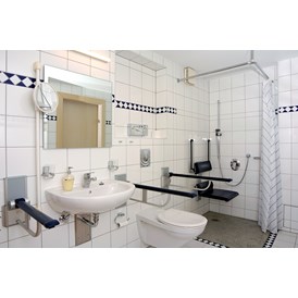 Rollstuhl-Urlaub: Badezimmer Doppelzimmer- rollstuhlfahrerfreundlich - Hotel Martha Dresden