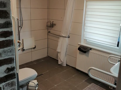 Rollstuhlgerechte Unterkunft - Pflegebett - B1 – Barrierefrei konzipierte Ferienwohnung  Geeignet für Senioren und für Menschen mit körperlichen Beeinträchtigungen